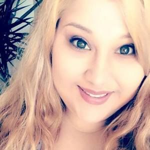 Meet your Posher, Selena